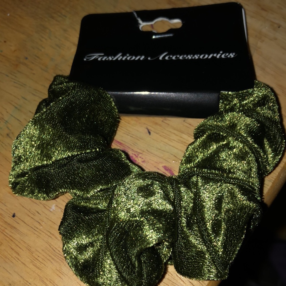 π«SOLDπ«NWT Olive Pant Suit/matching Scrunchie π - Picture 10 of 12
